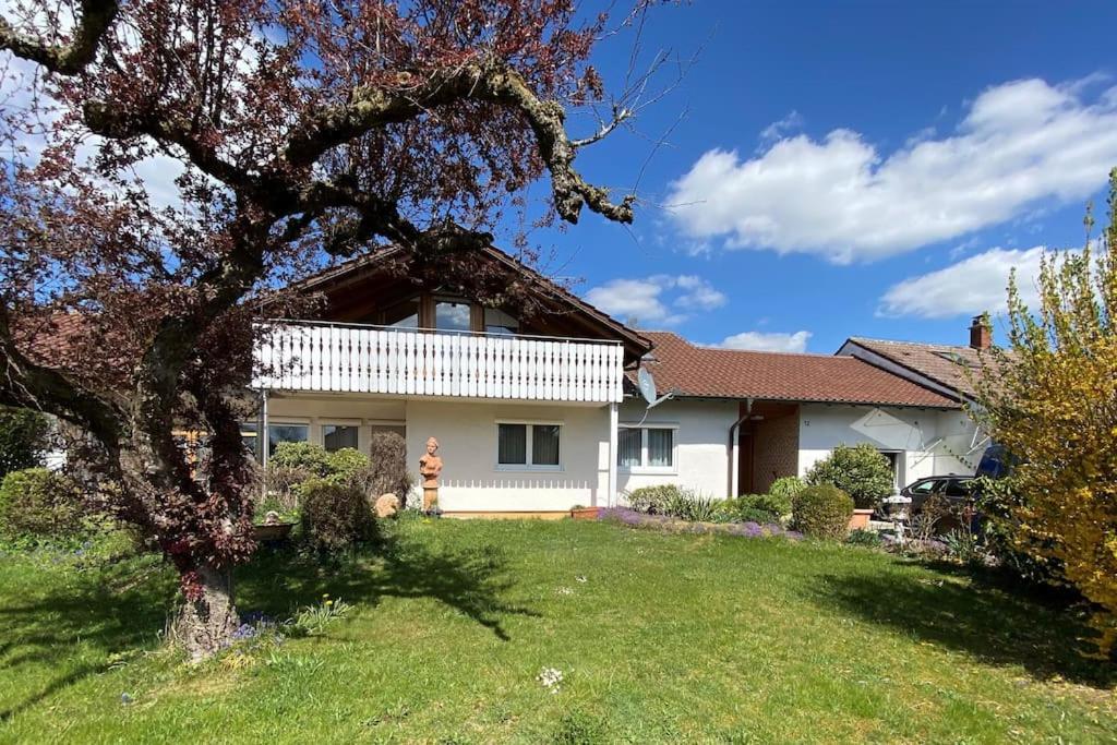 Gemuetliche Wohnung Bei Bad Waldsee Mit Balkon Exterior foto